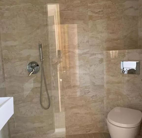 اتاق استاندارد با چشمانداز دریا, Dodona