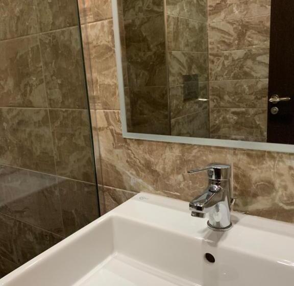 スタンダードルーム, Dodona