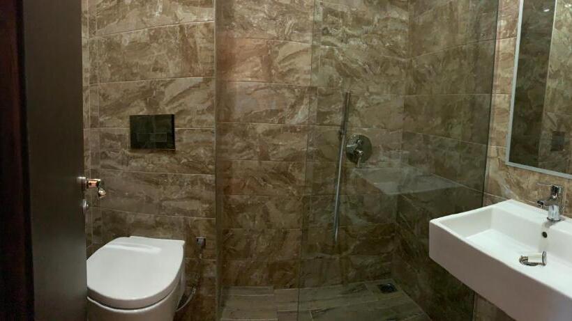 スタンダードルーム, Dodona