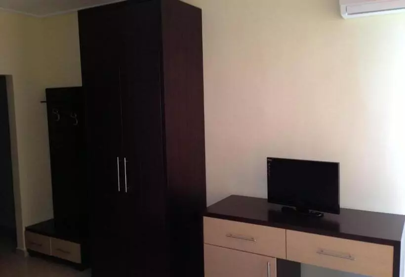 اتاق استاندارد با بالکن و چشمانداز دریا, Dodona
