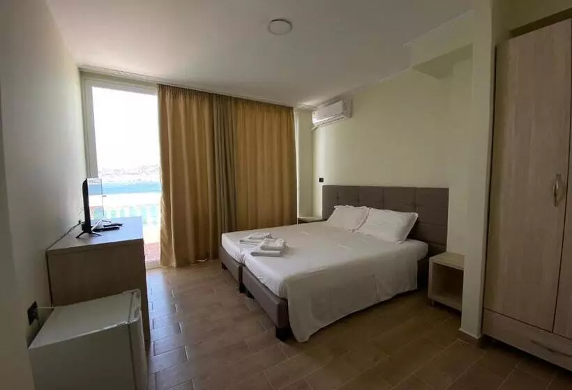 اتاق استاندارد با چشمانداز دریا, Dodona