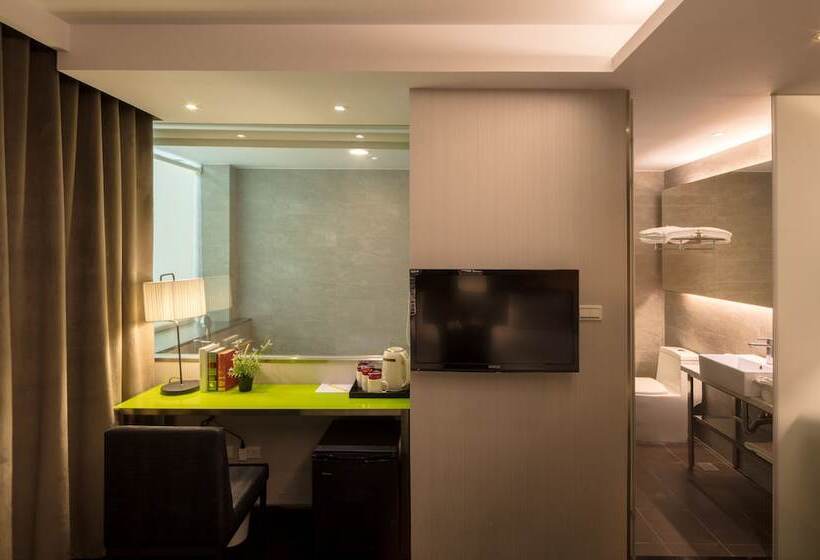 اتاق لوکس سه تخته, Finders Hotel Fu Qian