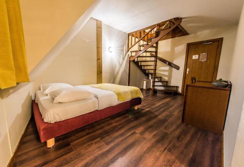 غرفة عائلية مطلّة علي الحديقة, Hôtel Au Lion