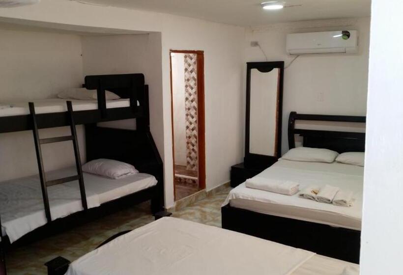 اتاق استاندارد سه نفره, Interamericano