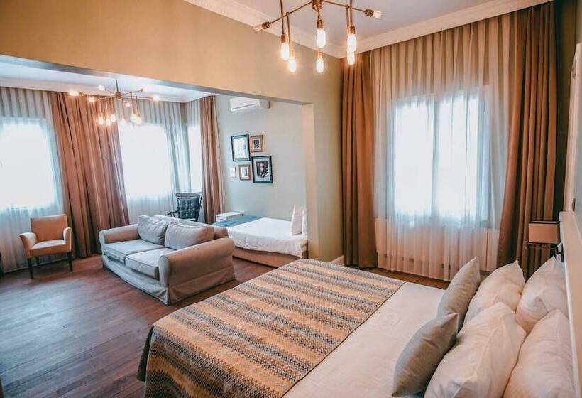 غرفة قياسية ثلاثية, Rodosto