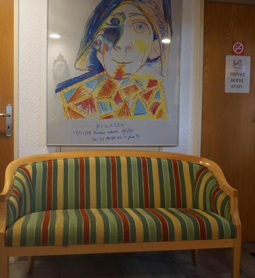 标准单人间, Sternen