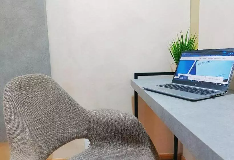 اتاق اجرایی با تخت بزرگ, The Leverage Business Hotel Mergong