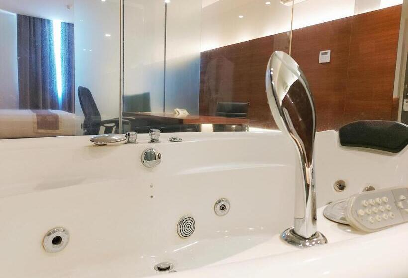 סוויטה, The Leverage Business Hotel Mergong