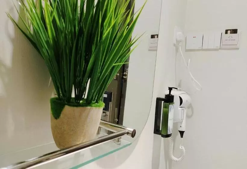 اتاق سوپریور با تخت بزرگ, The Leverage Business Hotel Mergong