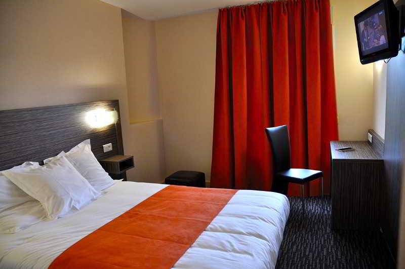 Трехместный Номер Комфорт, The Originals City, Hôtel L  Acropole, Saintetienne Sud