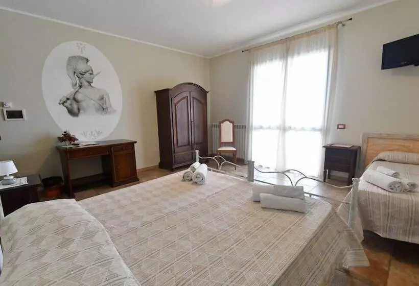 Habitació Triple Estàndard, Olimpo B&b