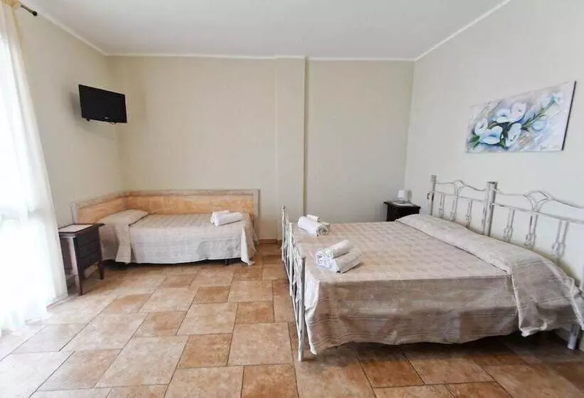 Habitació Triple Estàndard, Olimpo B&b