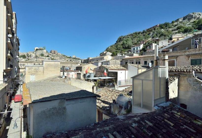 家庭间, Modica Old Town Rooms  Self Checkin