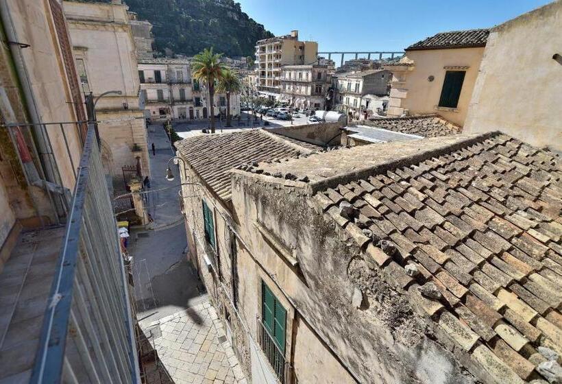 家庭间, Modica Old Town Rooms  Self Checkin