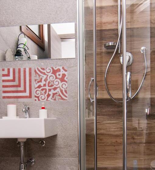 经济房, Modica Old Town Rooms  Self Checkin