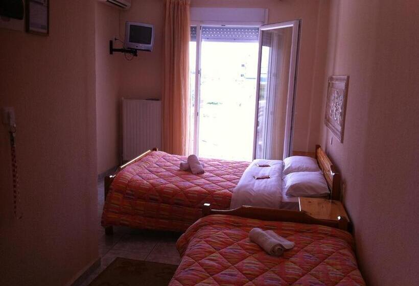 스탠다드 트리플 룸, Avra