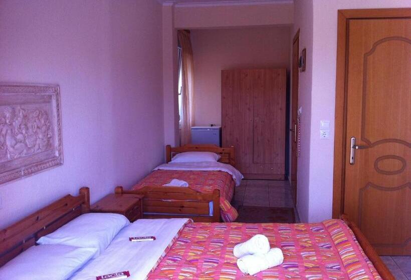 스탠다드 트리플 룸, Avra