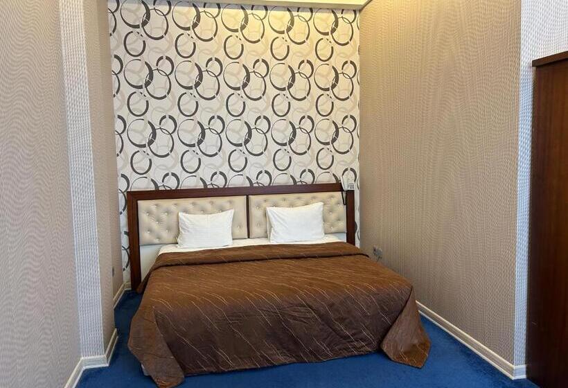 سوییت جونیور با چشمانداز استخر, Aysberq Resort