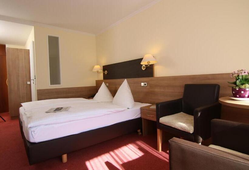 标准间, Bergfrieden