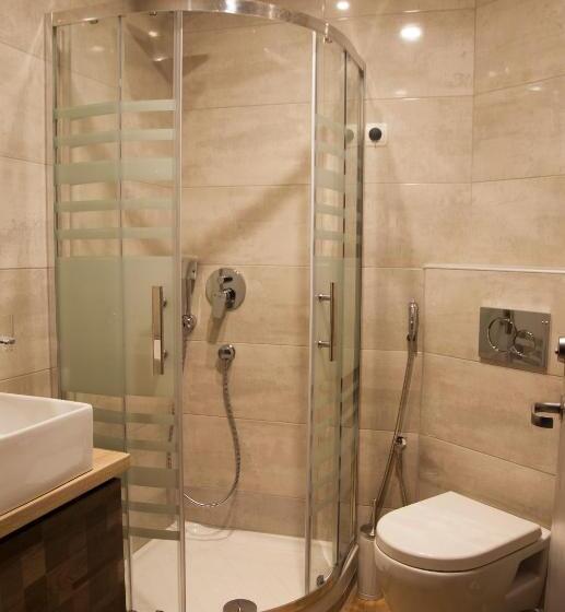 スタンダードルーム, Erika