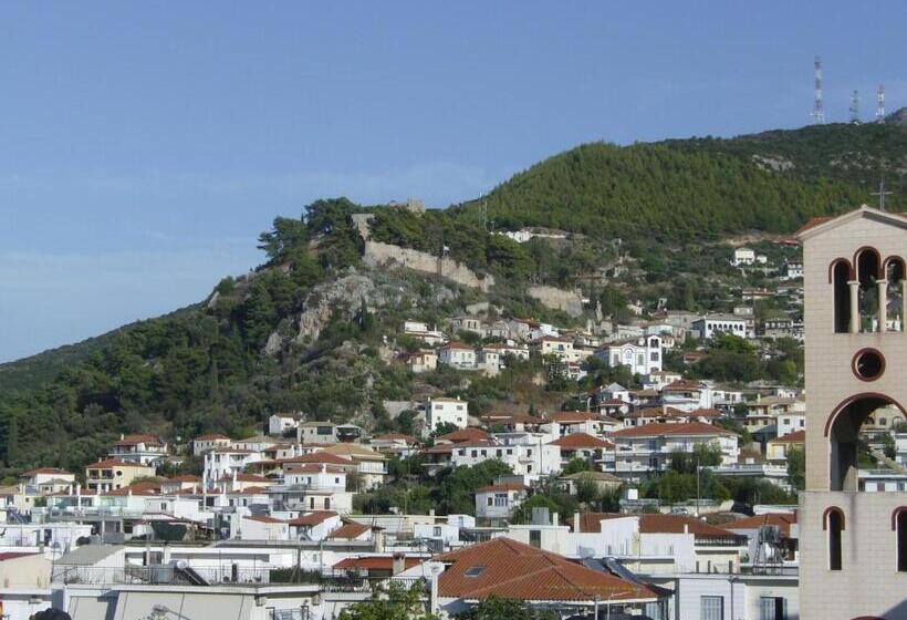 חדר סטנדרט לשלושה, Ionion