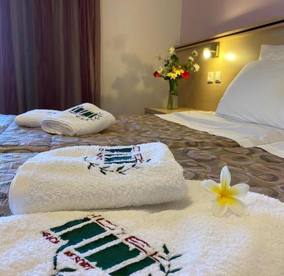 サイドオーシャンビュースタンダードルーム, Irini