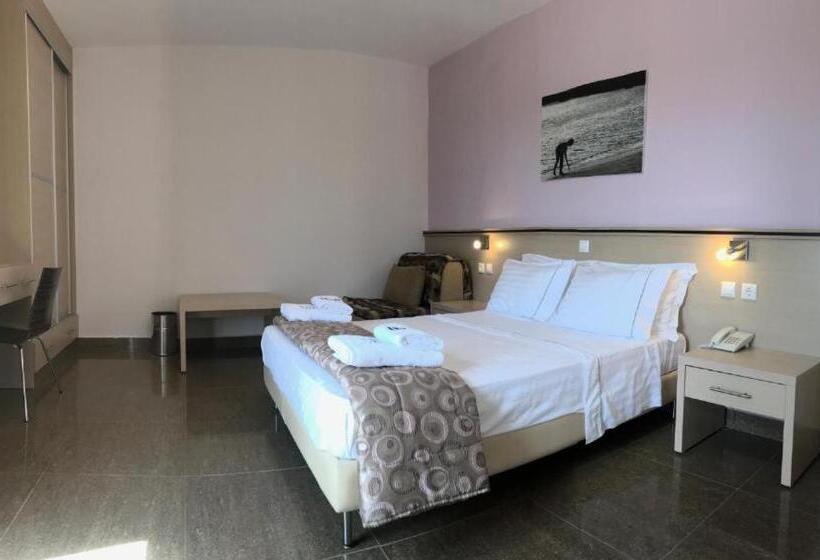 サイドシービューファミリールーム, Irini