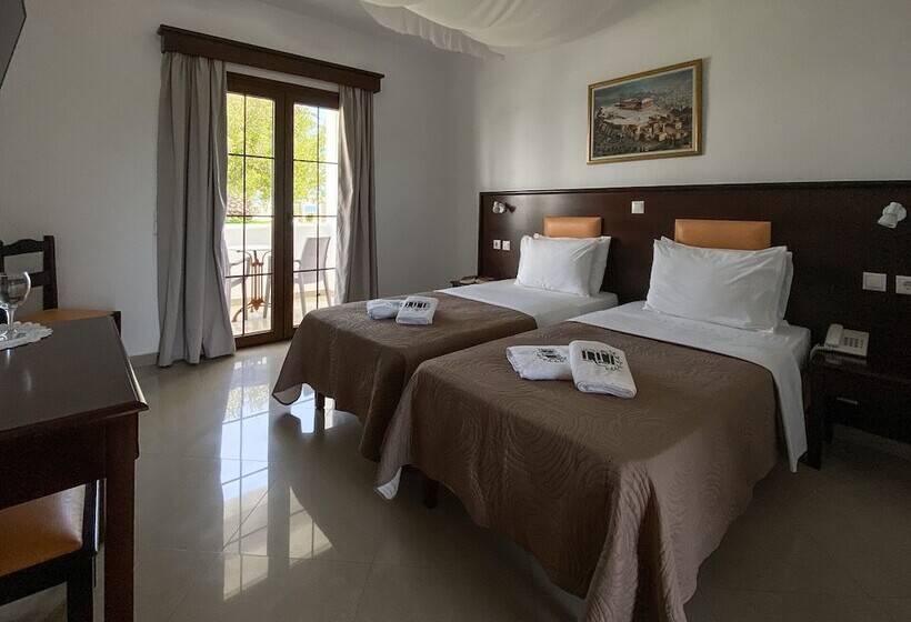 サイドオーシャンビュースタンダードルーム, Irini