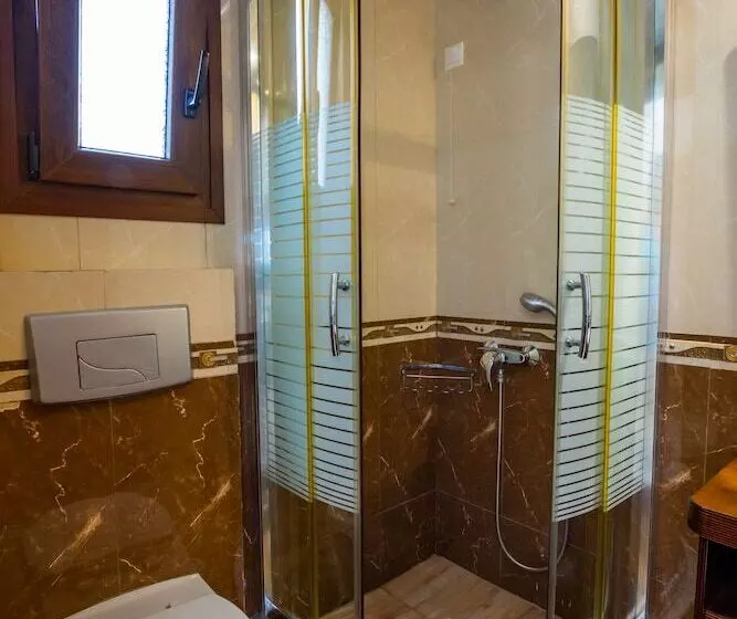 Camera Standard Vista Mare, Irini