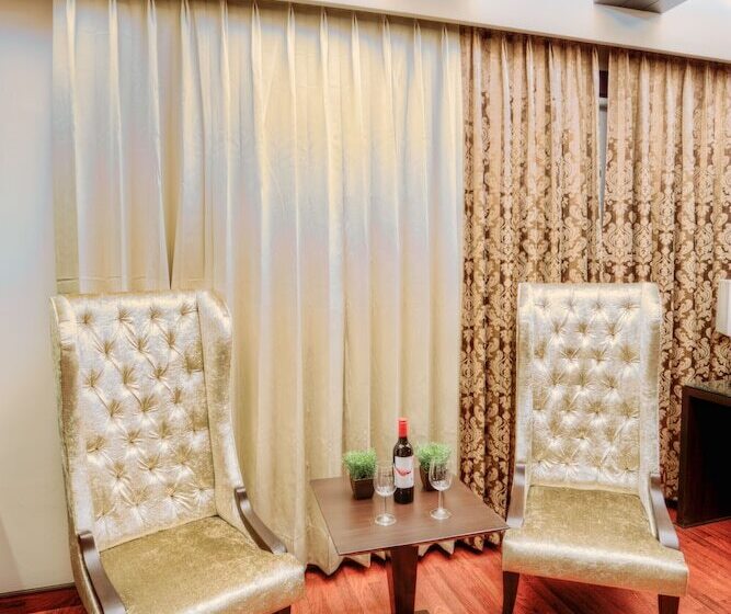 غرفة تنفيذية, Mercure Chandigarh Tribune Chowk