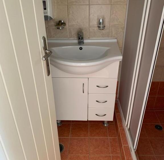 اتاق استاندارد, Notara