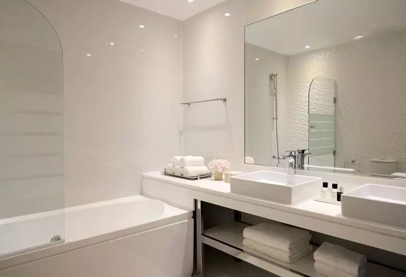 سوییت جونیور, Pomegranate Wellness Spa