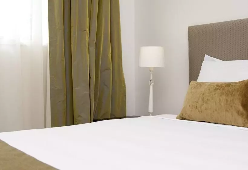 スタンダードスタジオ, Quest Hamilton Serviced Apartments