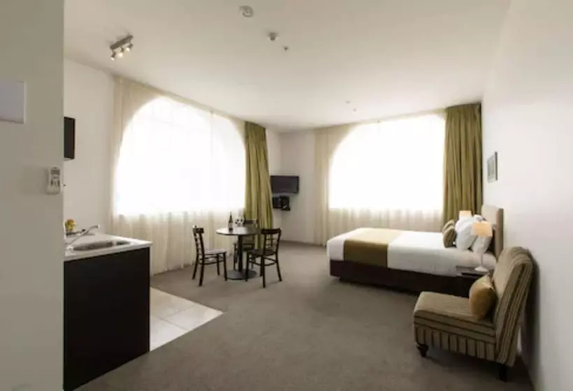 スタンダードスタジオ, Quest Hamilton Serviced Apartments