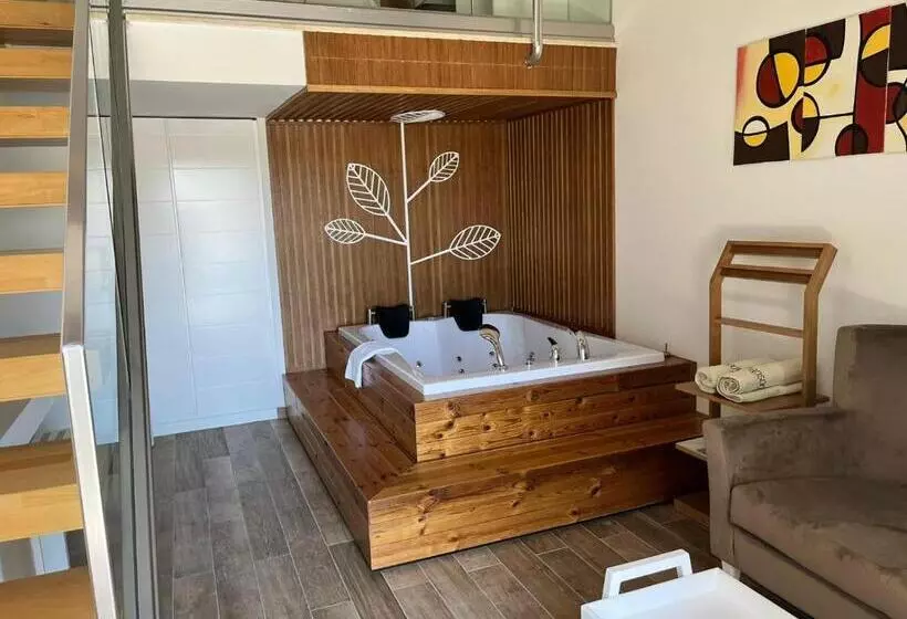 Suite King Bed