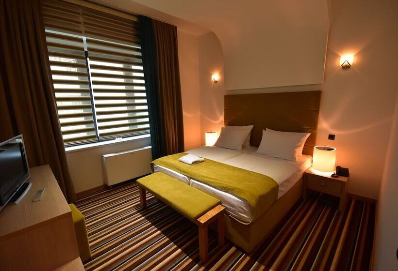 اتاق استاندارد سه نفره, Villa Melody