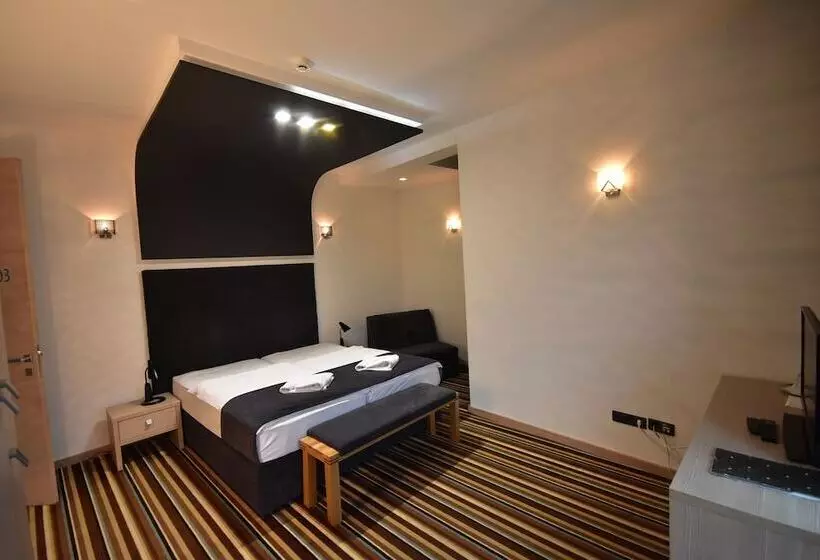 اتاق استاندارد سه نفره, Villa Melody