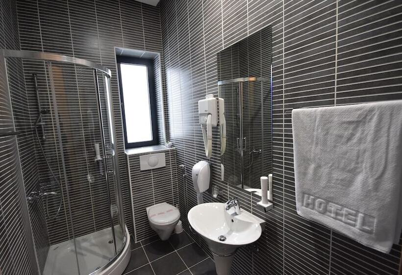 اتاق اکونومی, Villa Melody