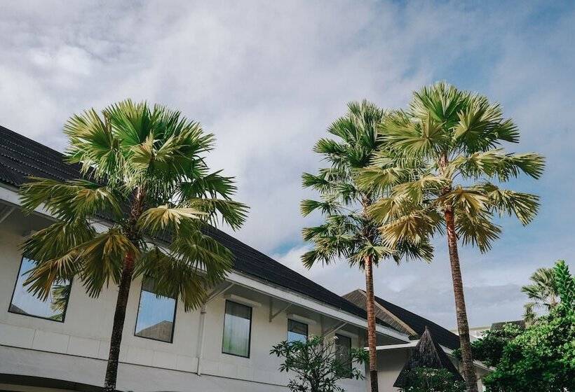 Номер Superior Вид на Бассейн, Novotel Banjarmasin Airport