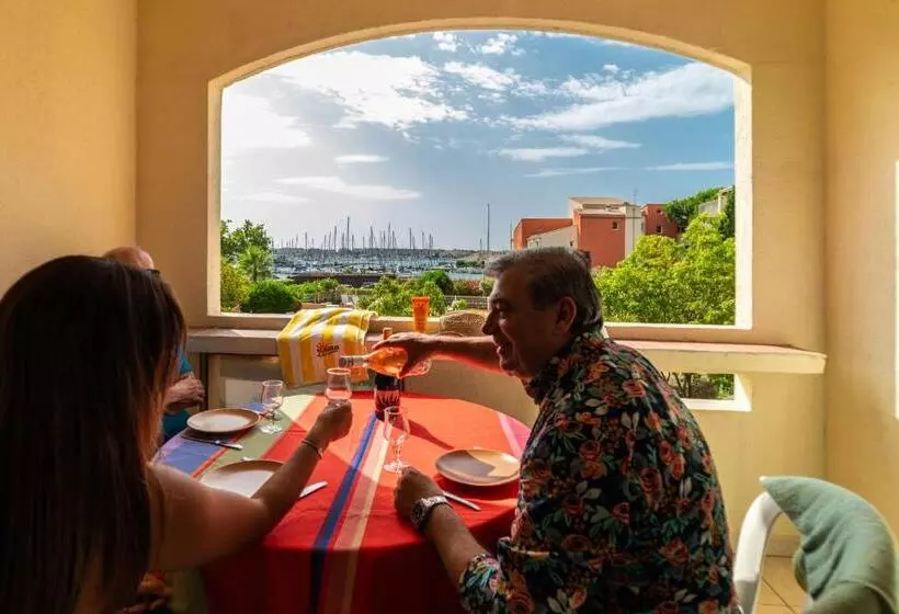 استودیوی استاندارد, Residence Agathea