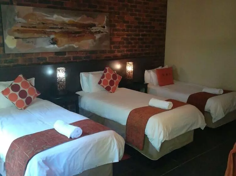 اتاق خانوادگی, 24 Onvrey Guest House