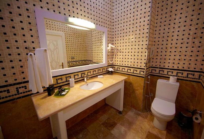 اتاق سوپریور, Graaf