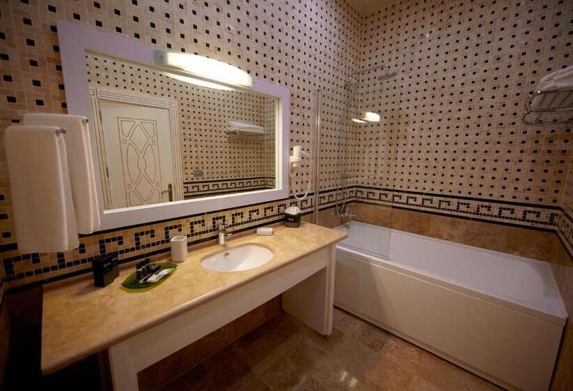 سوییت جونیور, Graaf