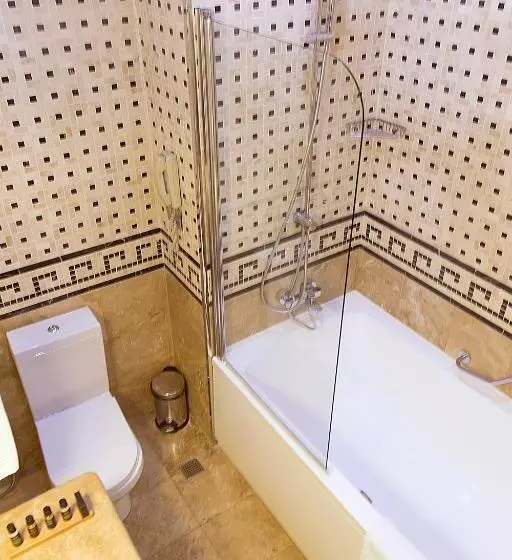 Junior Suite, Graaf