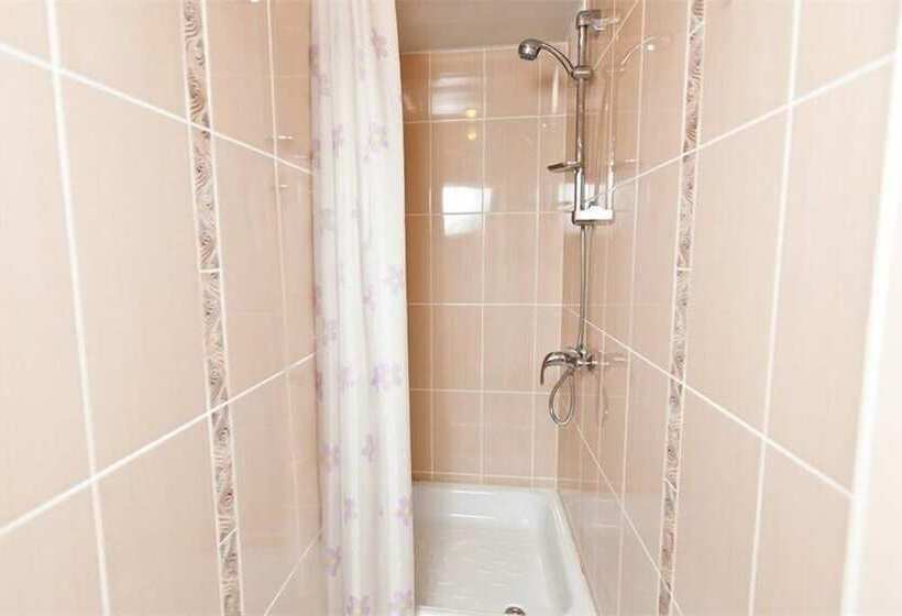 共用浴室的经济型房间, Gvardeyskaya