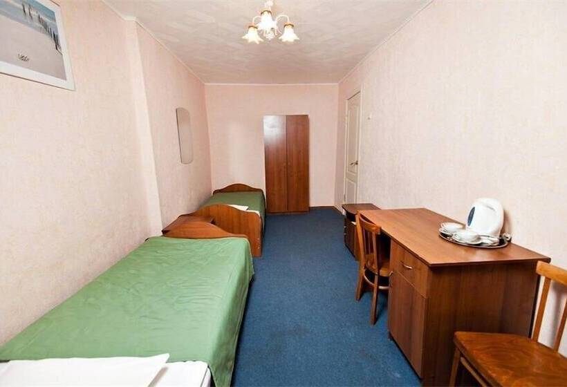 共用浴室的经济型房间, Gvardeyskaya