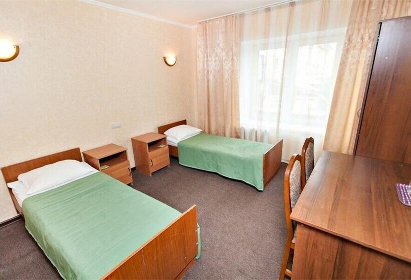 共用浴室的经济型房间, Gvardeyskaya