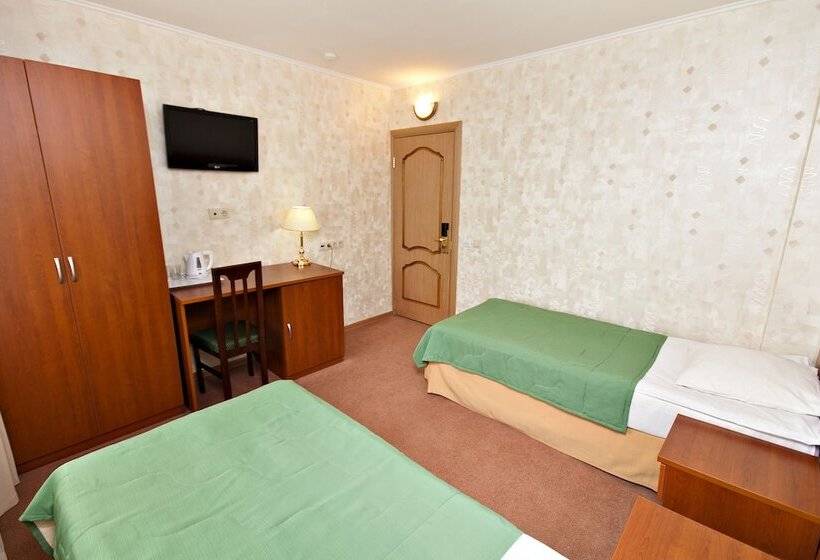 共用浴室的经济型房间, Gvardeyskaya