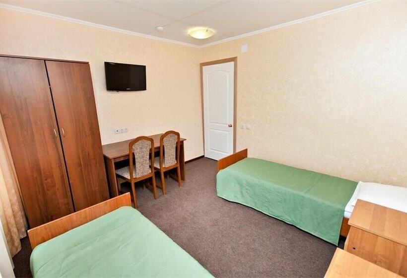 共用浴室的经济型房间, Gvardeyskaya