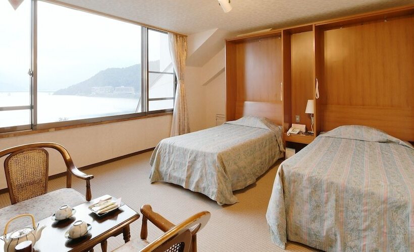 اتاق استاندارد با چشمانداز دریاچه, Koryu